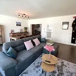 Bright, Spacious Apartment Nearby Beach
