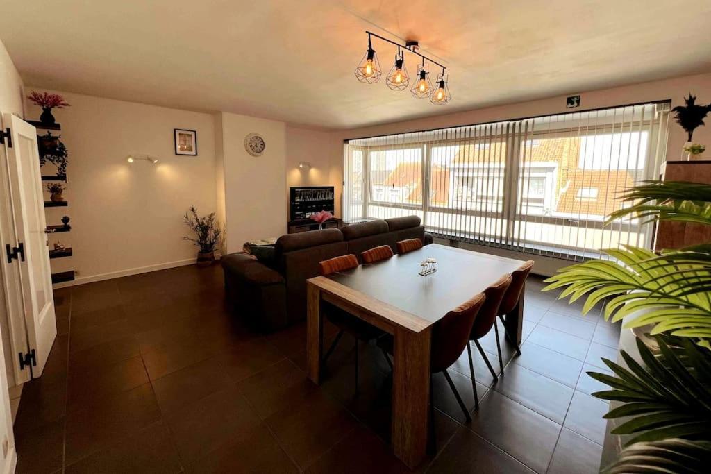 Bright, Spacious Nearby Appartement