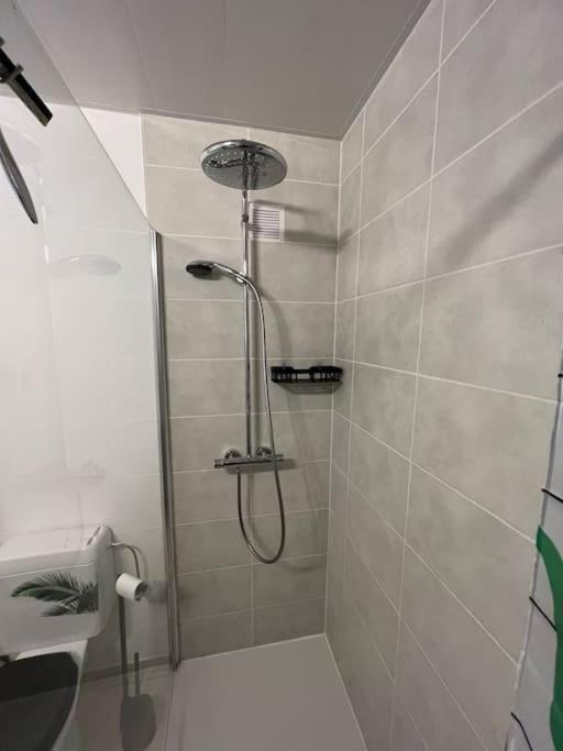 Bright, Spacious Nearby Appartement *