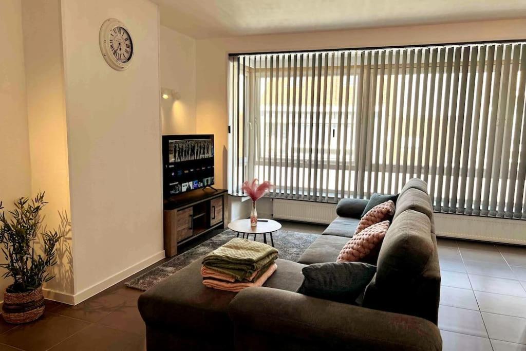 Bright, Spacious Nearby Appartement Oostende